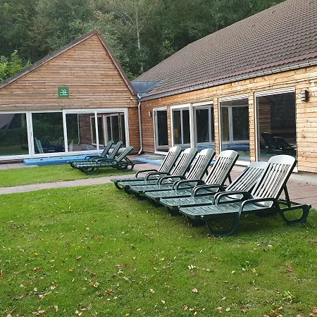 Chalet Gezellige Met Zwembad Op Het Park