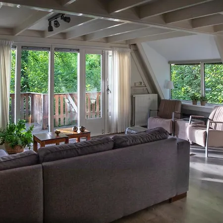 샬레 Boshuisje Met Zwembad Op Het Park 더뷔