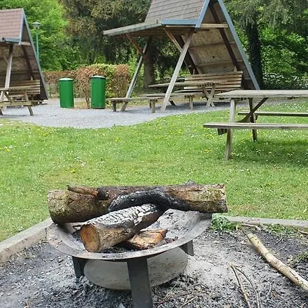 Horská chata Boshuisje Met Zwembad Op Het Park Durbuy