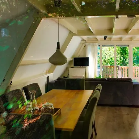 Boshuisje Met Zwembad Op Het Park Horská chata *