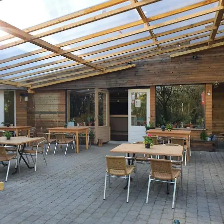 Boshuisje Met Zwembad Op Het Park Horská chata *